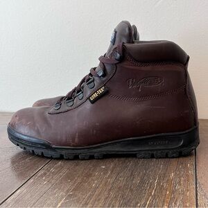 Vintage Vasque Skywalk Brown Leather Hiking Boots Mens size 9